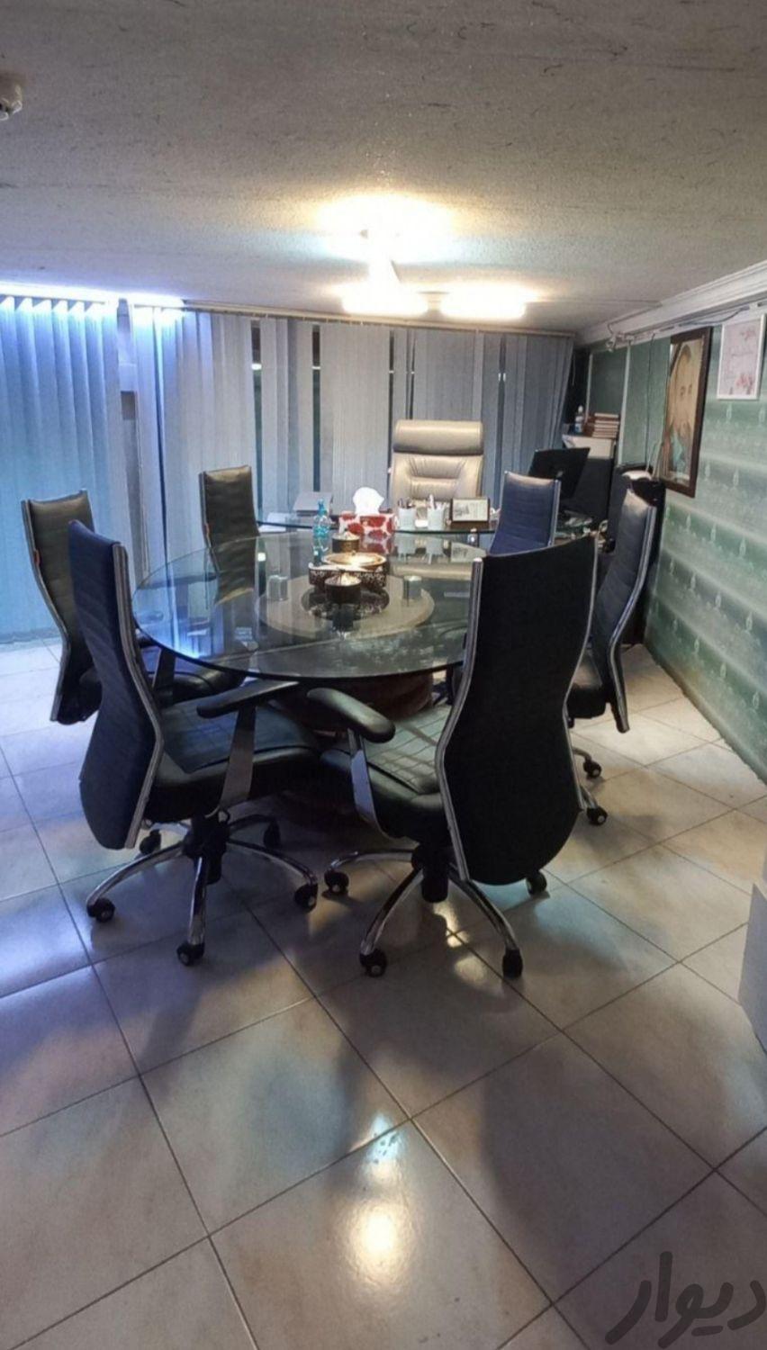 تعدادی مشاور مجرب و مبتدی خانم و آقا